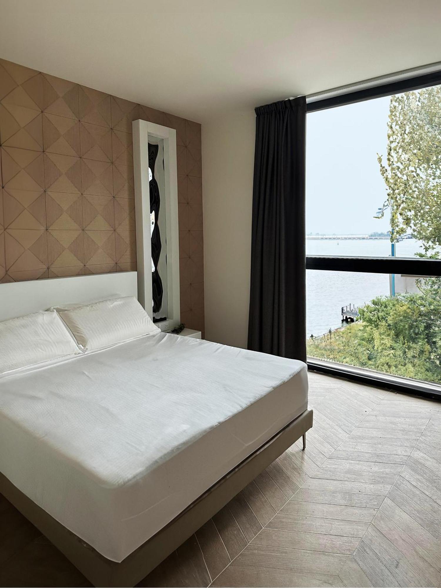 Laguna Hotel Venecia